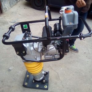 Inchiriere mai compactor Honda GX120 CV76H