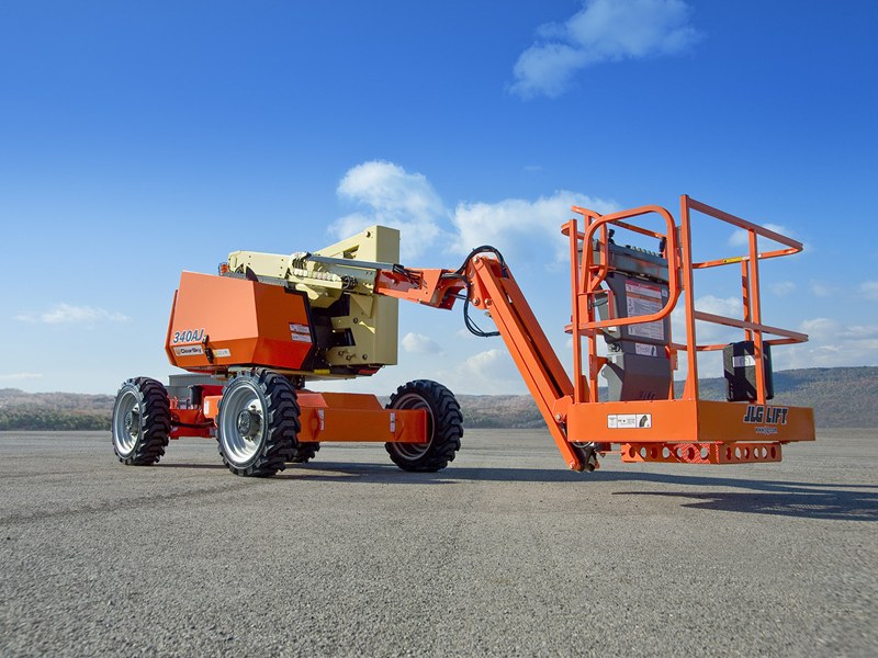Inchiriere nacela articulata diesel 10 metri