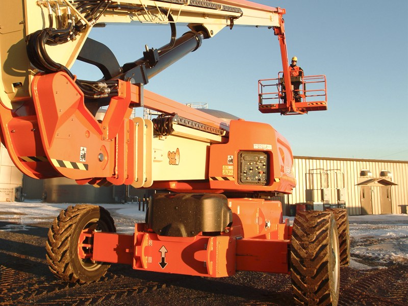Inchiriere nacela articulata diesel 28 metri
